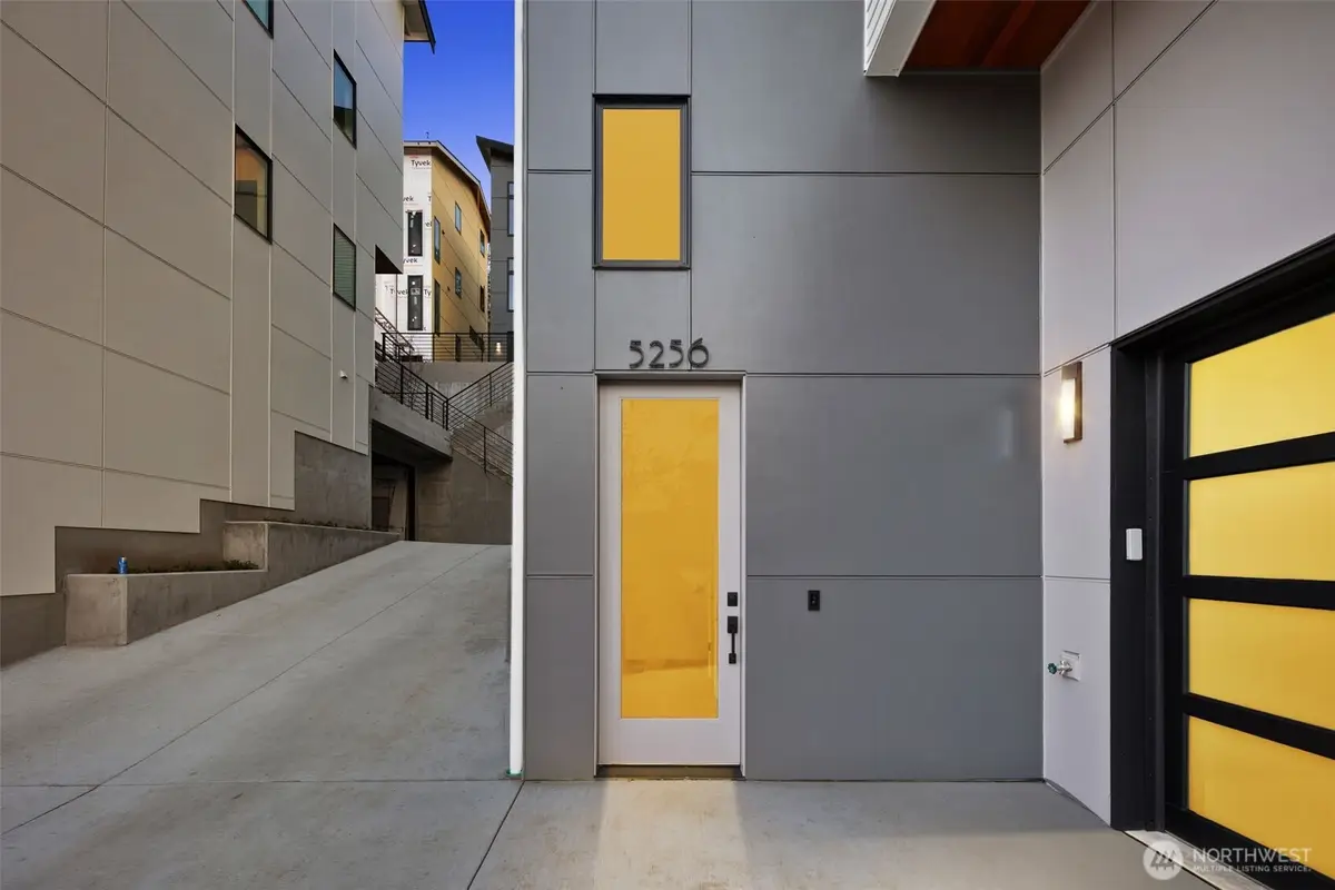 5248 23rd Avenue Sw, Seattle, WA 98106 - Image #1