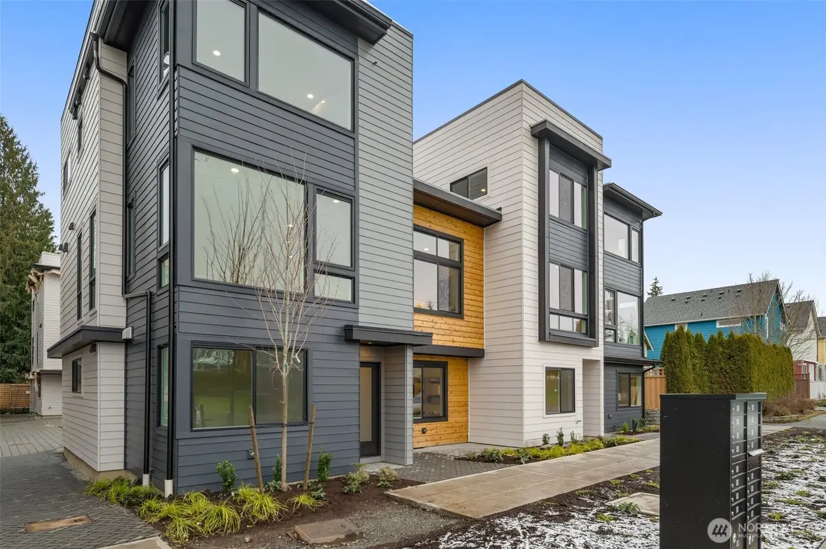 9217 14th Avenue Nw, Seattle, WA 98117 - Image #1