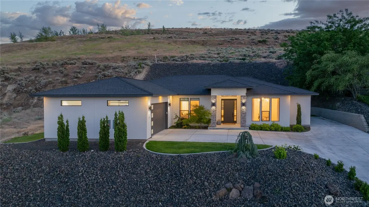 325 Rockwood Drive, Richland, WA 99352 - Image #1