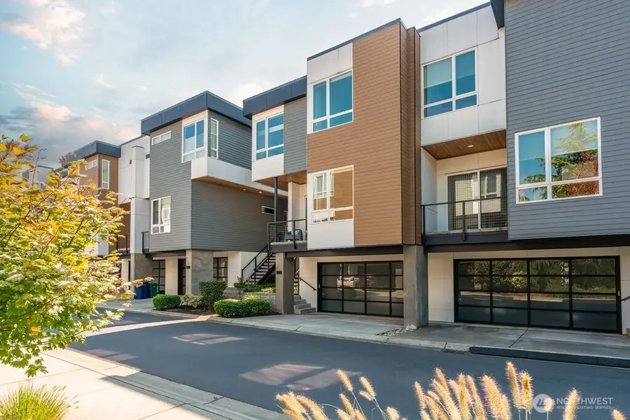 205 4th Court S #13, Kirkland, WA 98033 - Image #3