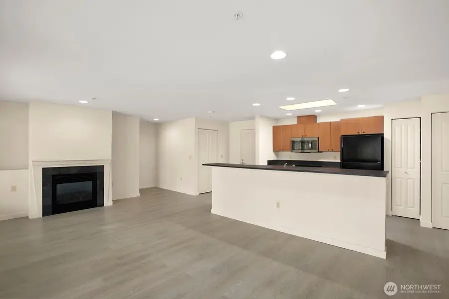 3919 Latona Avenue Ne #402, Seattle, WA 98105 - Image #3