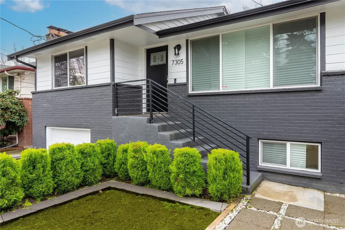 7305 32nd Avenue S, Seattle, WA 98118 - Image #1