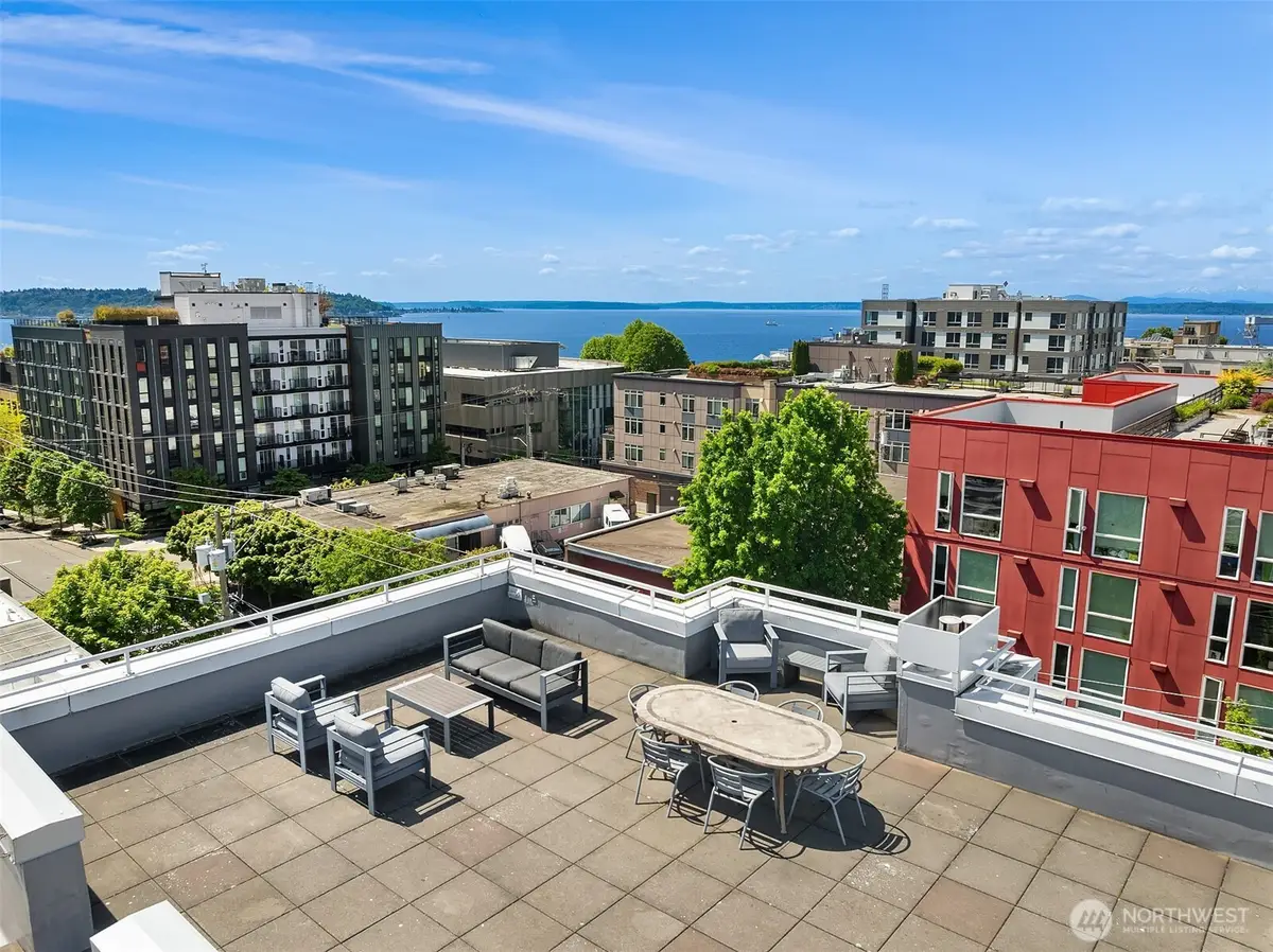 520 2nd Avenue W #406, Seattle, WA 98119 - Image #1