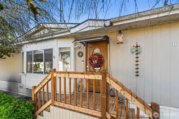 15410 SE 272nd Street #16, Kent, WA 98042