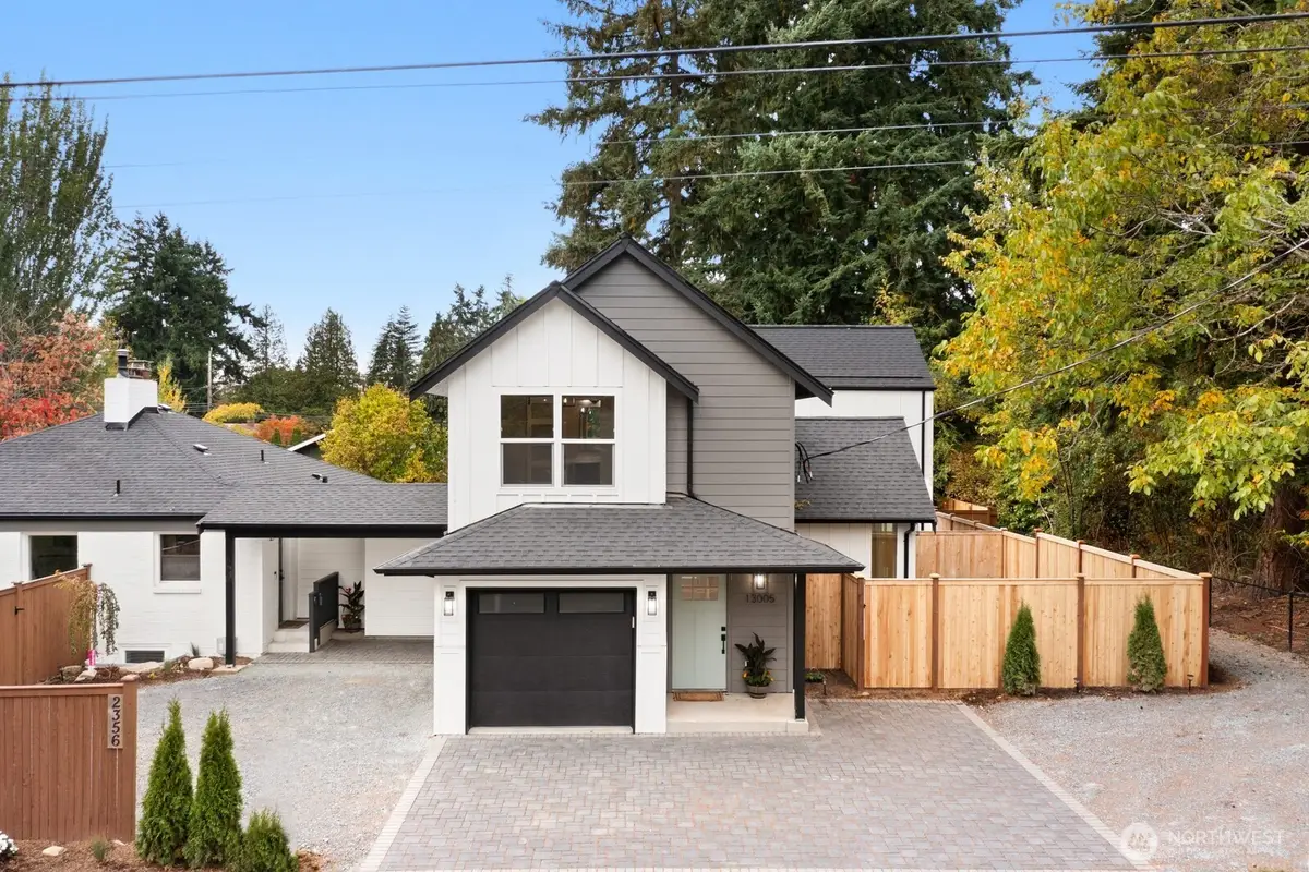 13005 1st Avenue Ne, Seattle, WA 98125 - Image #1