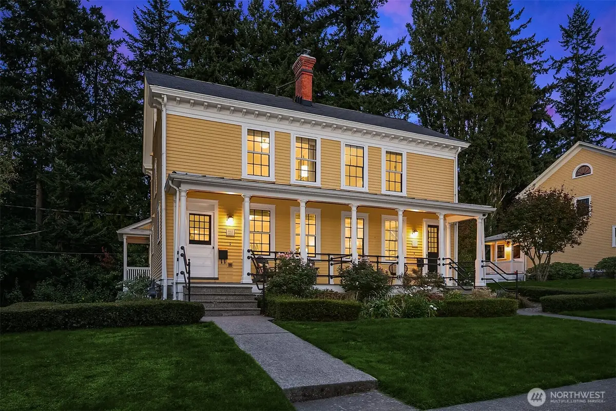 4422 Montana Circle W, Seattle, WA 98199 - Image #1