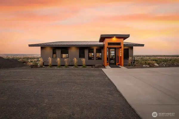 1880 Artemis Rdg, West Richland, WA 99353