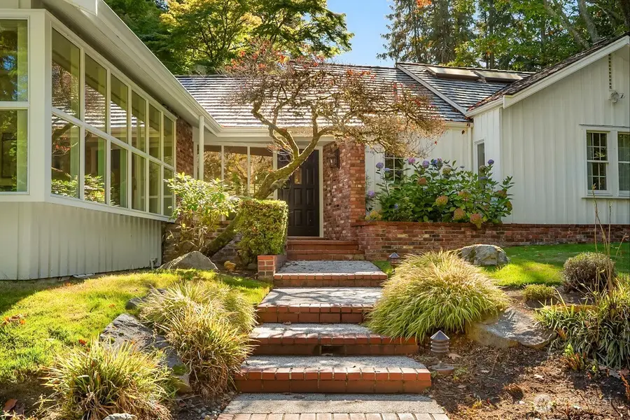 11110 Algonquin Road, Woodway, WA 98020 - Image #2