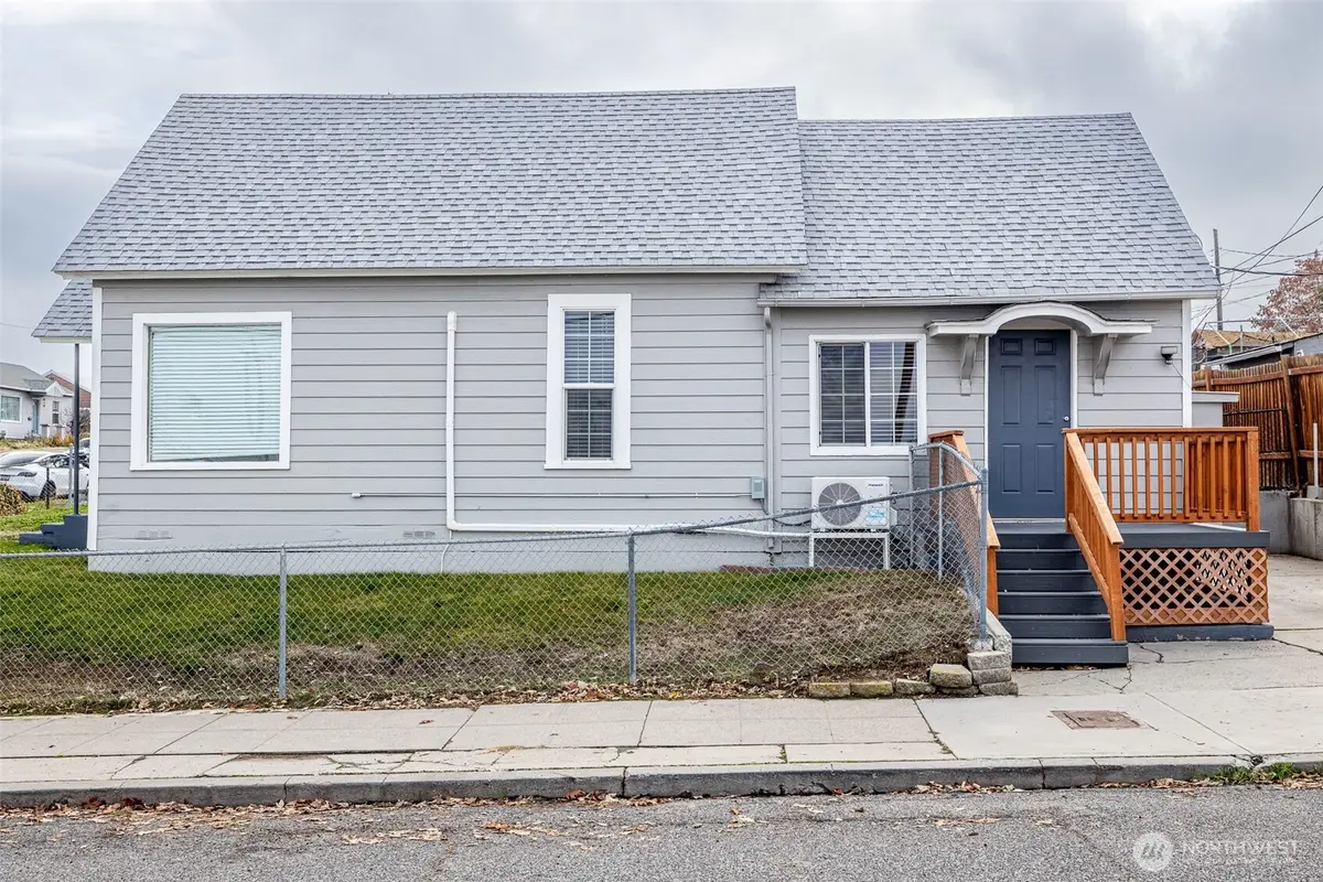 246 N Delaware Avenue, Wenatchee, WA 98801 - Image #1