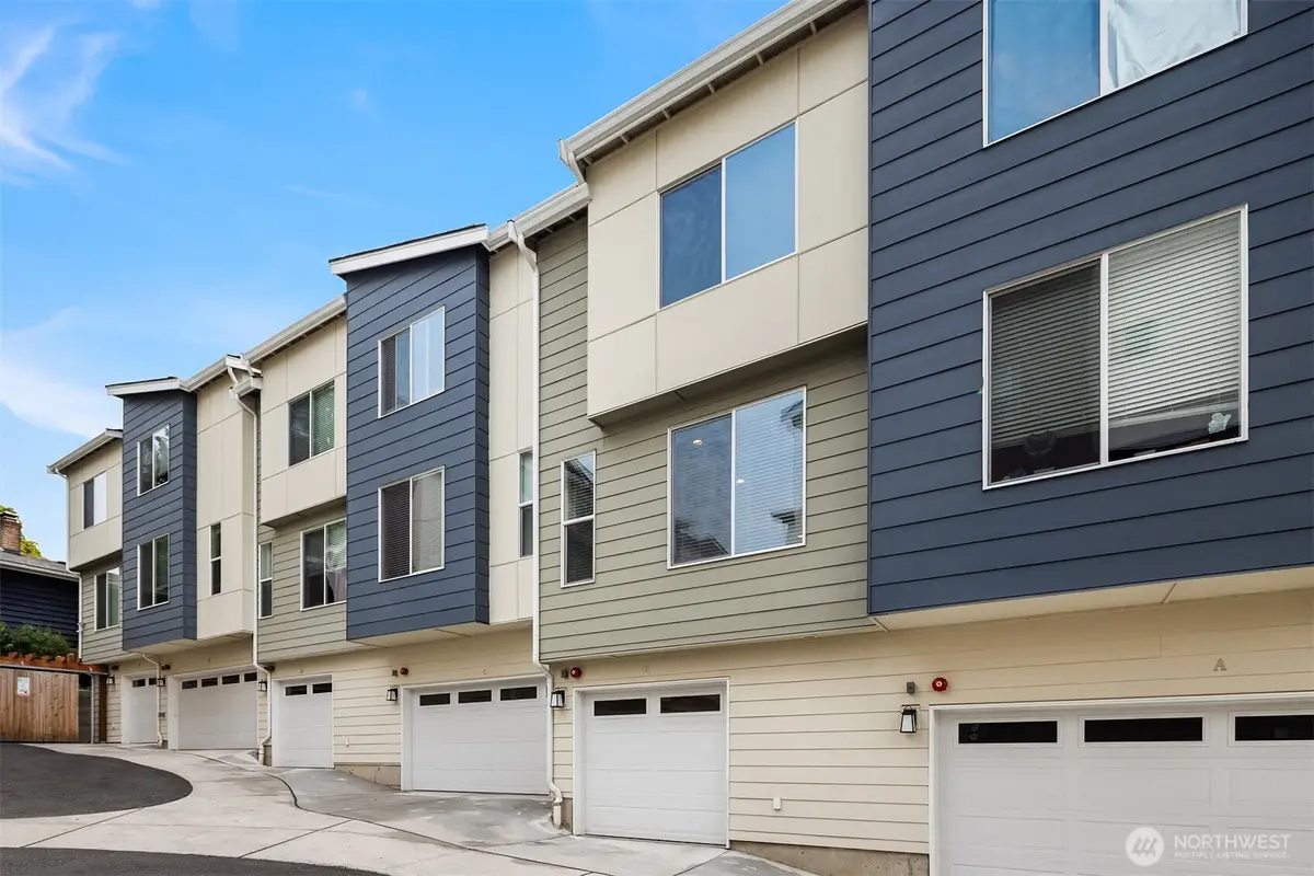 1202 NE 180th Street #B, Shoreline, WA 98155 - Image #1