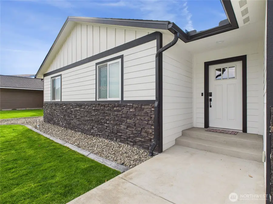 1408 Douglas Avenue, Rock Island, WA 98850 - Image #3