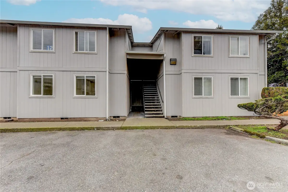 1601 Maple Lane #B1, Kent, WA 98030 - Image #1