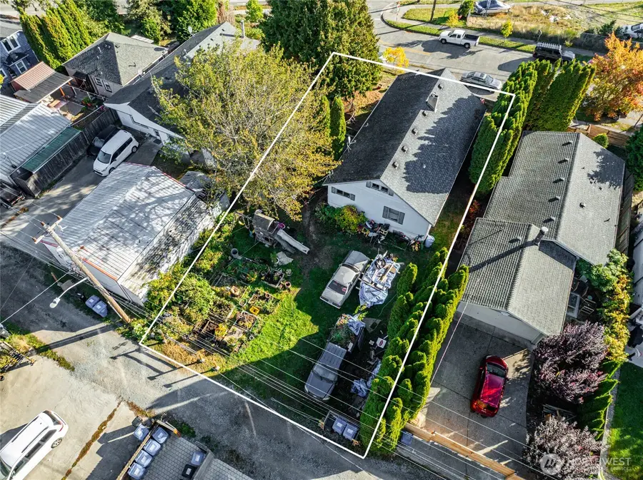 9237 18th Avenue Sw, Seattle, WA 98106 - Image #2