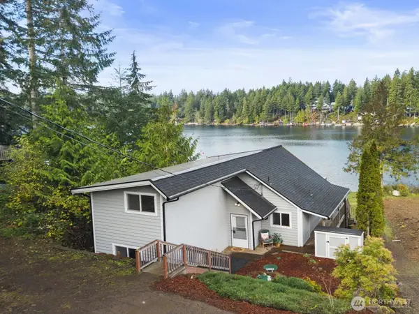 21 NE Rhododendron Boulevard, Tahuya, WA 98588