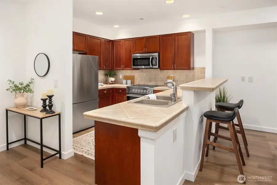 11004 NE 11th Street #407, Bellevue, WA 98004 - Image #3