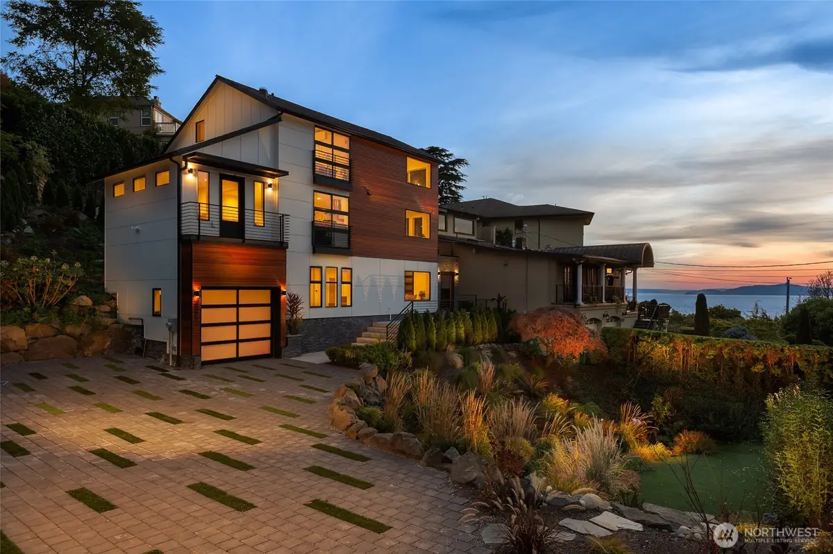 4527 W Raye Street, Seattle, WA 98199 - Image #1