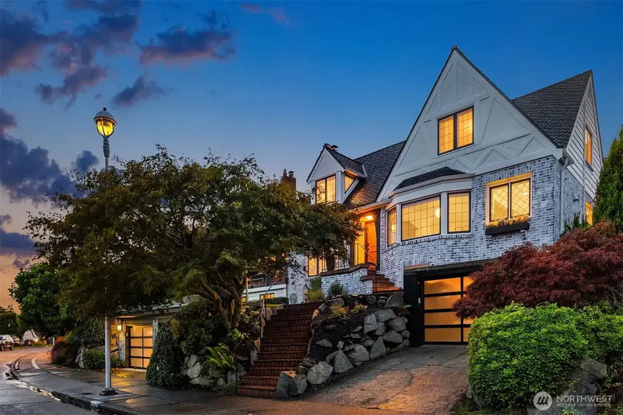 2459 Montavista Place W, Seattle, WA 98199 - Image #2