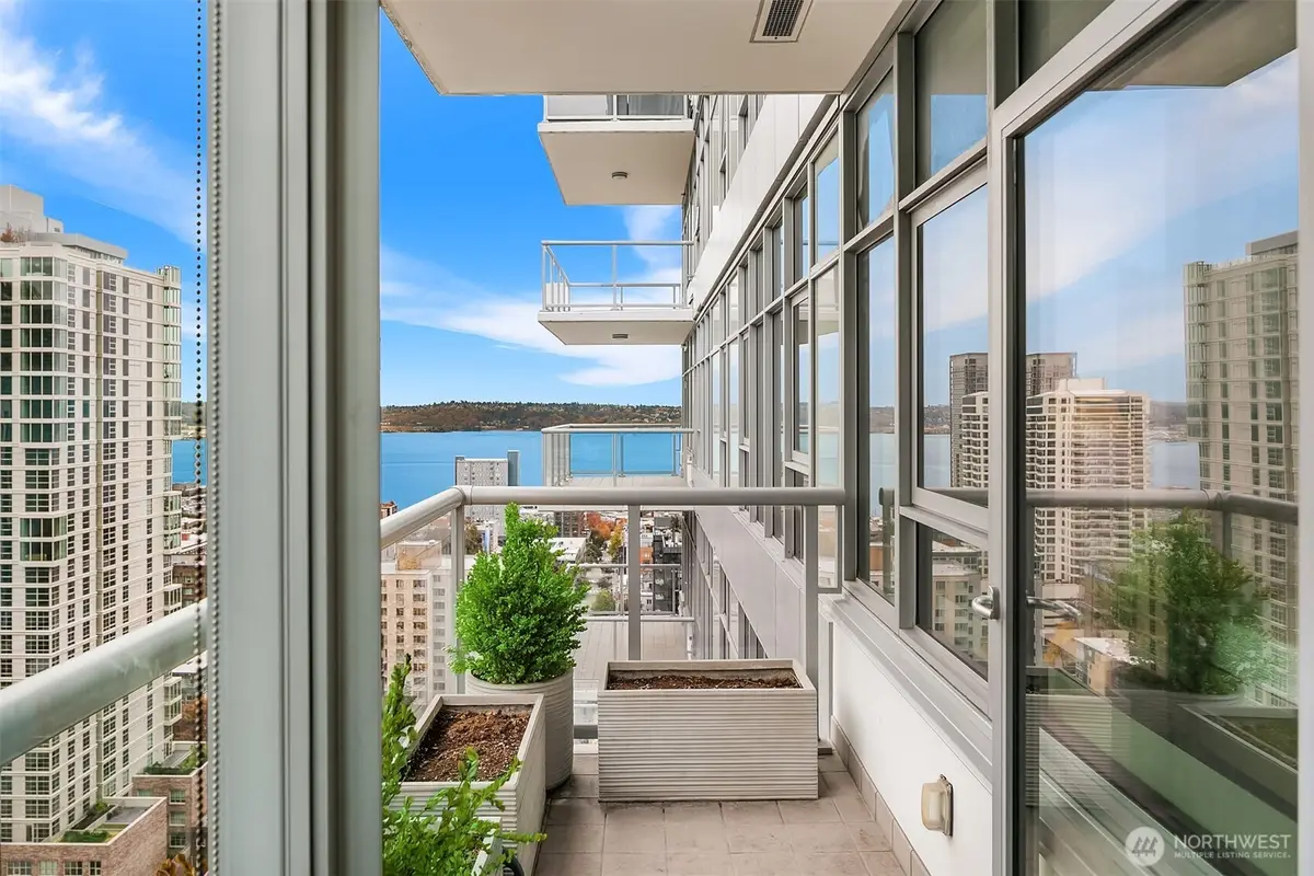 588 Bell Street #2405S, Seattle, WA 98121 - Image #1