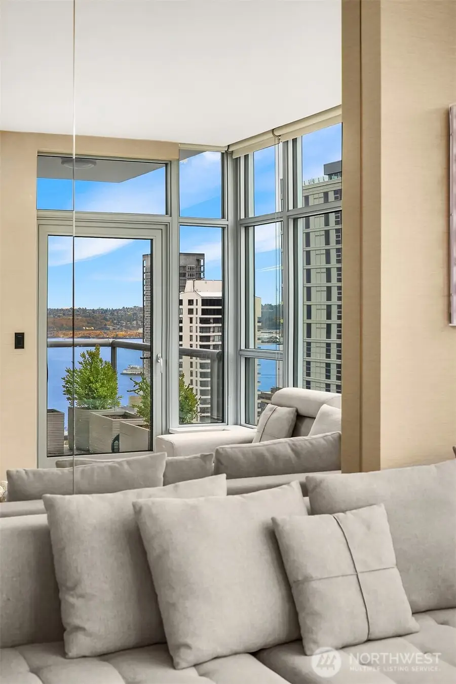 588 Bell Street #2405S, Seattle, WA 98121 - Image #2