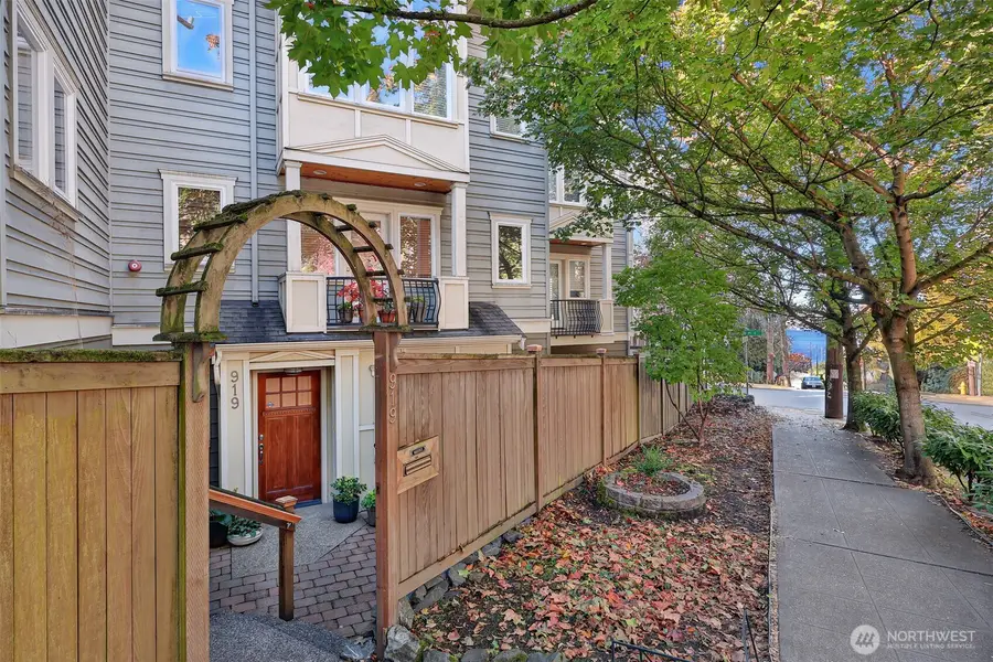 919 Belmont Avenue E, Seattle, WA 98102 - Image #2