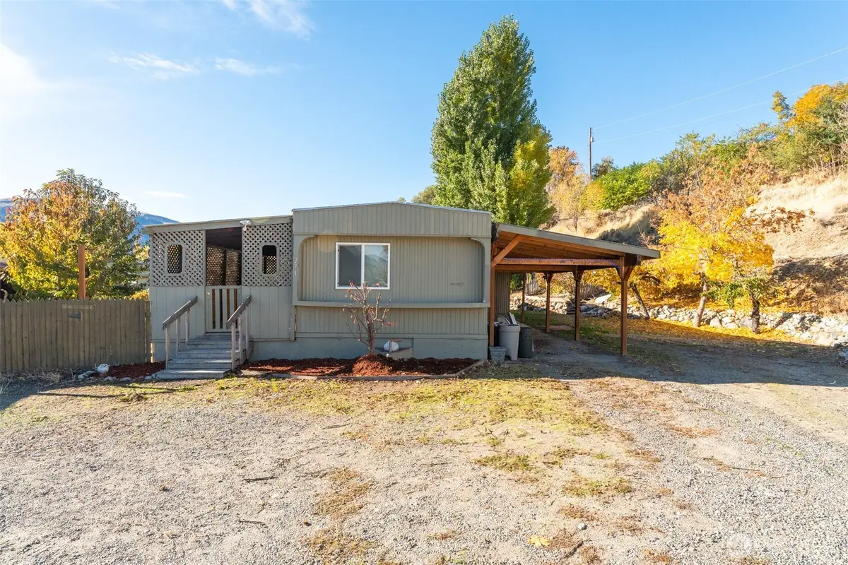 271 Chestnut Street, Chelan Falls, WA 98817 - Image #1