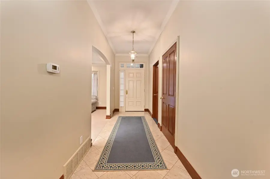 3654 W Viewmont Way W, Seattle, WA 98199 - Image #2