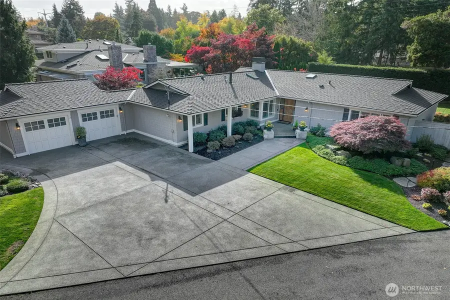 8711 NE 11th Street, Medina, WA 98039 - Image #2