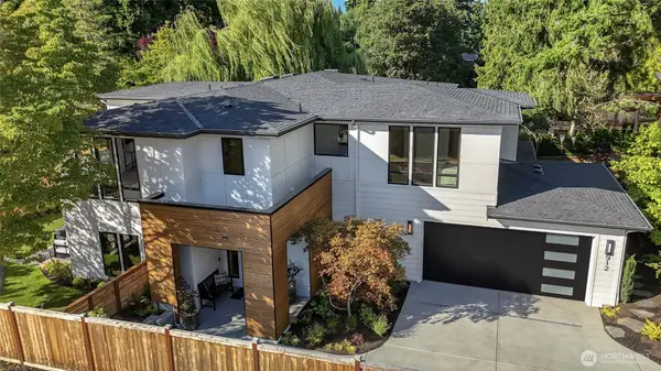 912 18th Avenue W, Kirkland, WA 98033