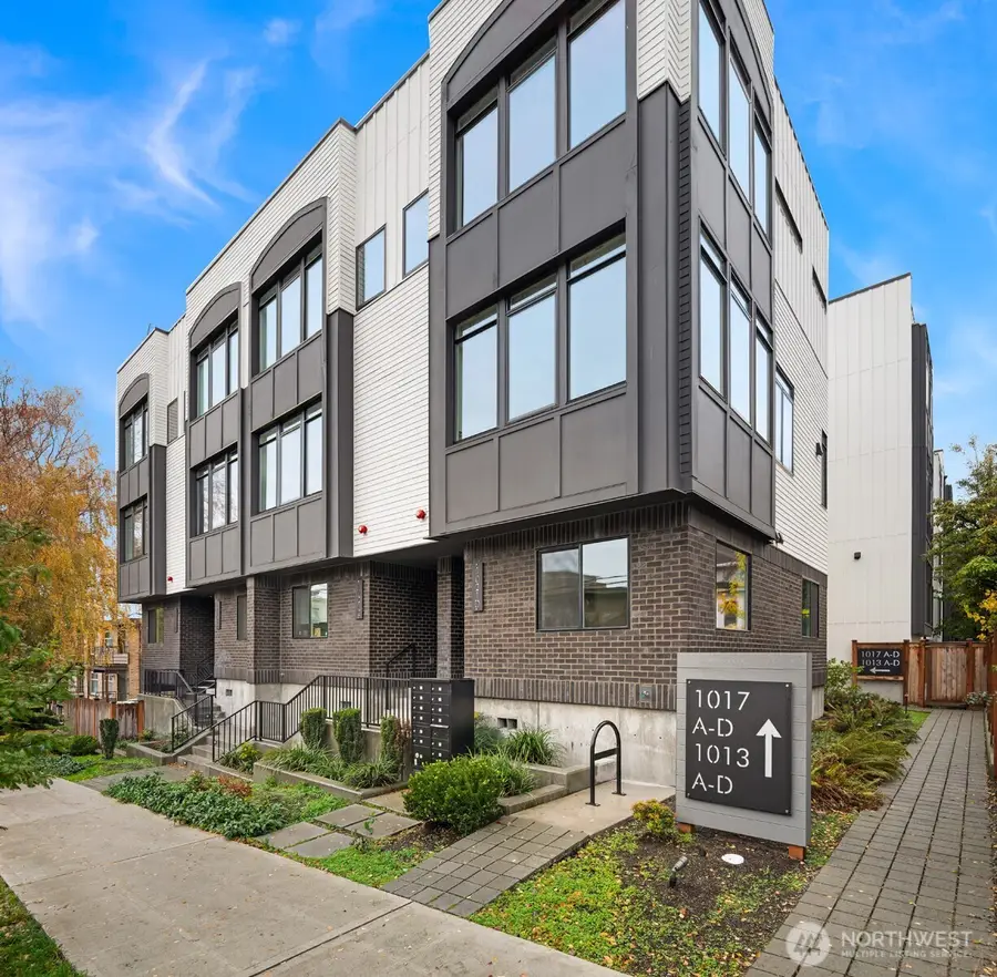 1013 C 6th Avenue N, Seattle, WA 98109 - Image #2