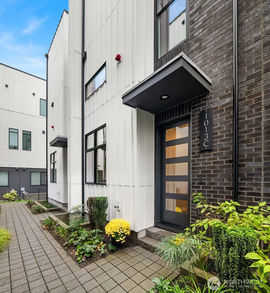 1013 C 6th Avenue N, Seattle, WA 98109 - Image #3