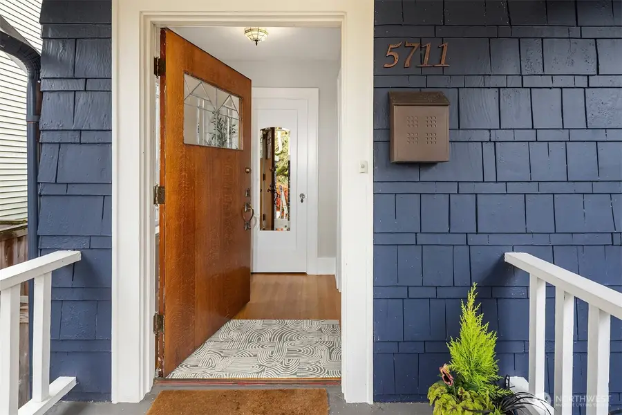 5711 Latona Avenue Ne, Seattle, WA 98105 - Image #3