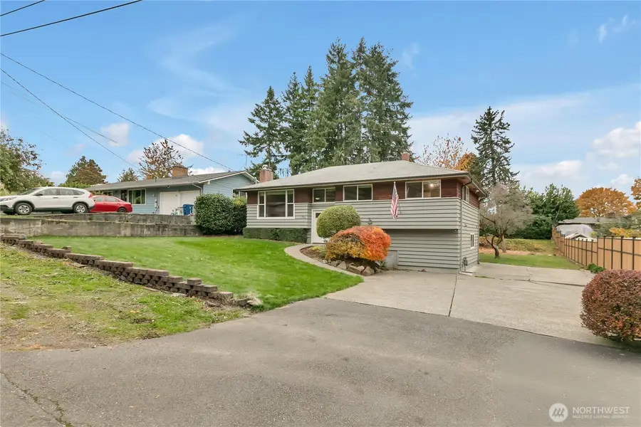 835 Hilltop Avenue, Kent, WA 98031 - Image #2
