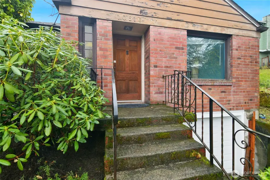 10516 9th Avenue Ne, Seattle, WA 98125 - Image #2