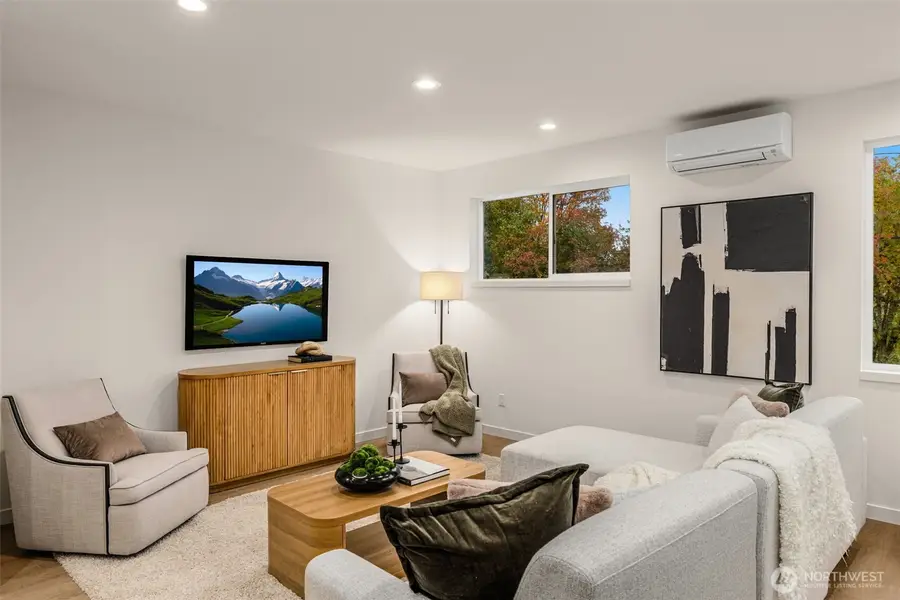 2103 SW Genesee Street, Seattle, WA 98106 - Image #3