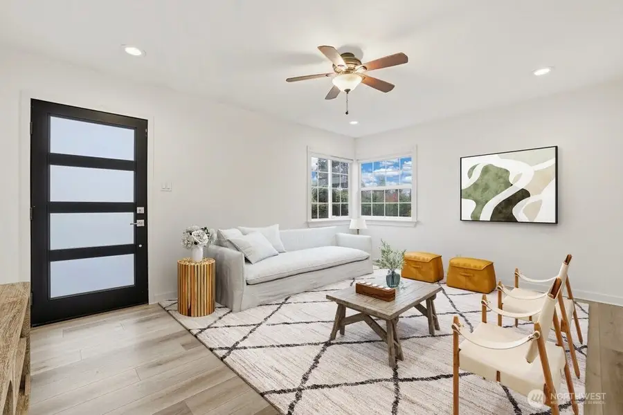 823 S Rochester Street, Tacoma, WA 98465 - Image #3