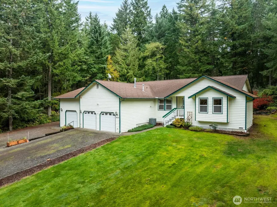 8010 Chagnon Pl Nw, Silverdale, WA 98383 - Image #2