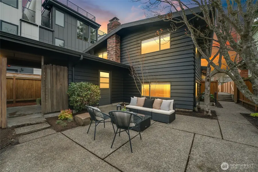 3209 61st Avenue Sw, Seattle, WA 98116 - Image #2