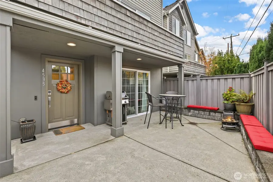 4535 NE 55th Street, Seattle, WA 98105 - Image #2