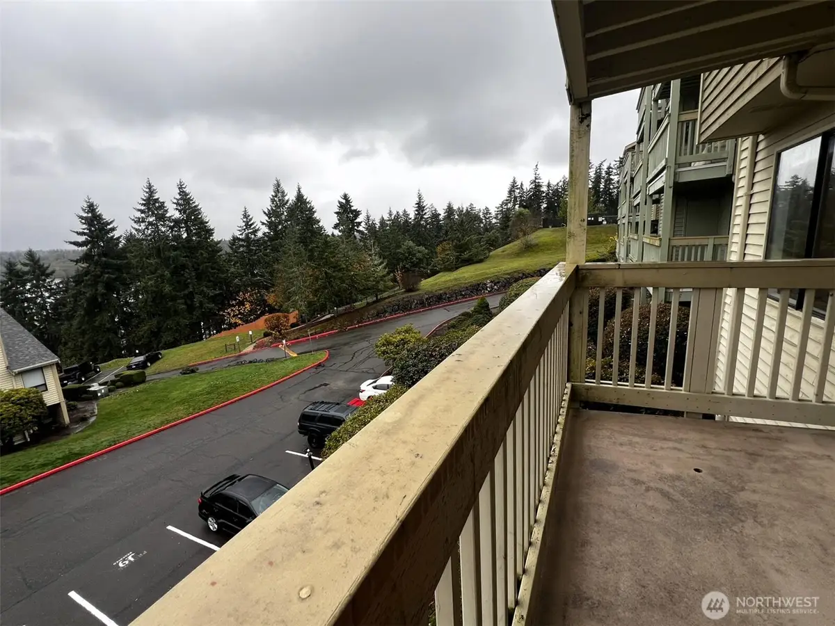 1735 W Sunn Fjord Lane #I-104, Bremerton, WA 98312 - Image #1