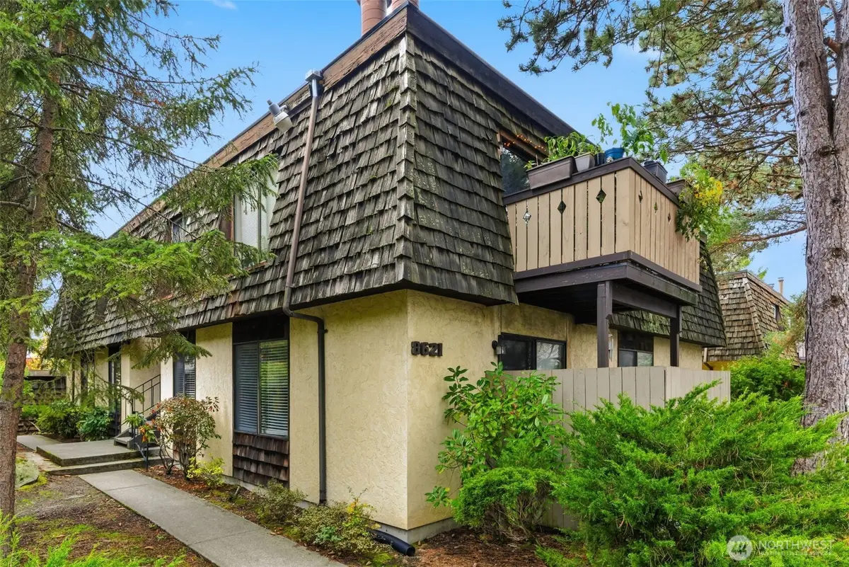 8621 25th Avenue Sw #B, Seattle, WA 98106 - Image #1