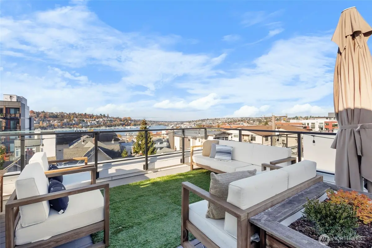 2212 Franklin Avenue E #B, Seattle, WA 98102 - Image #1