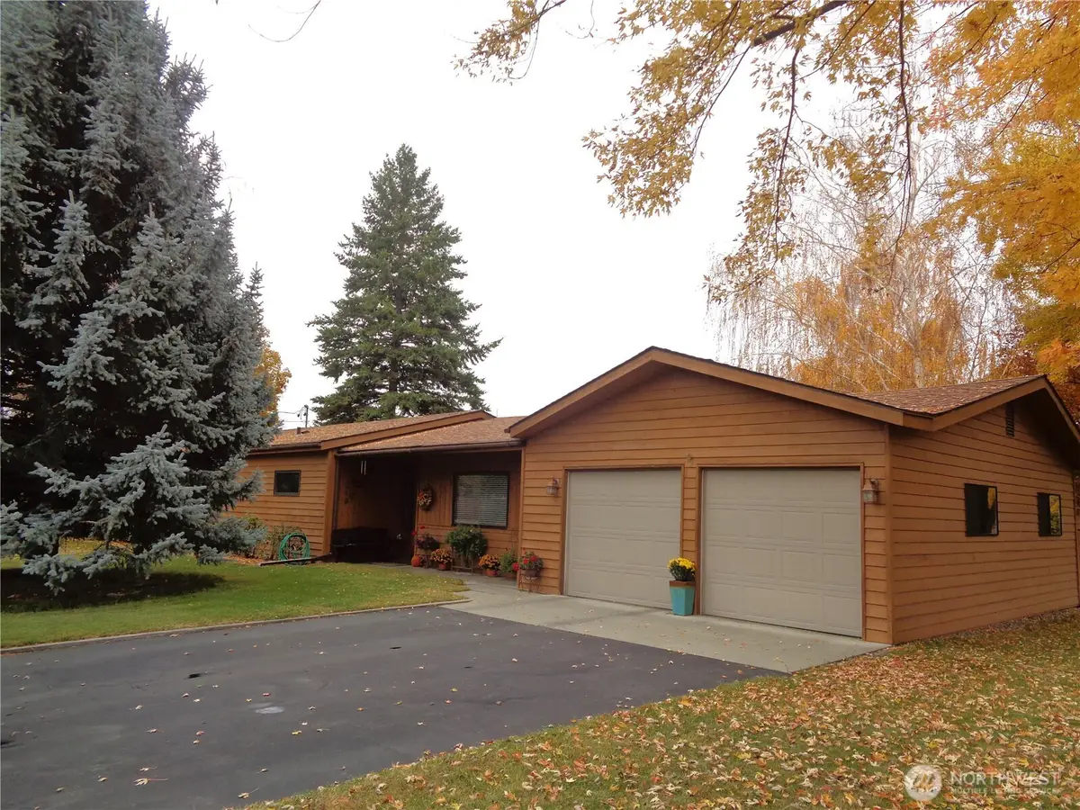 319 Oak Street, Omak, WA 98841 - Image #1