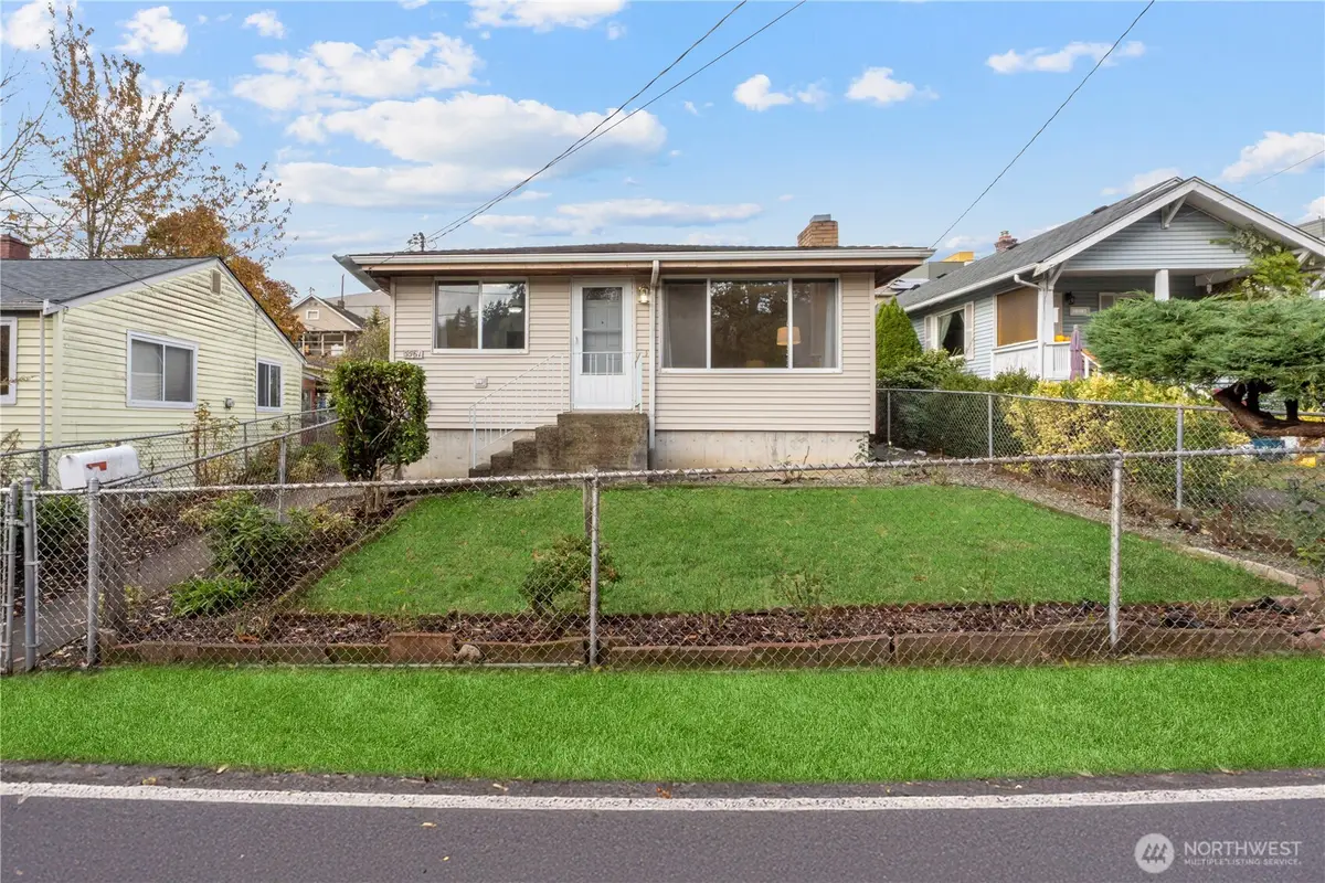 5561 16th Avenue S, Seattle, WA 98108 - Image #1