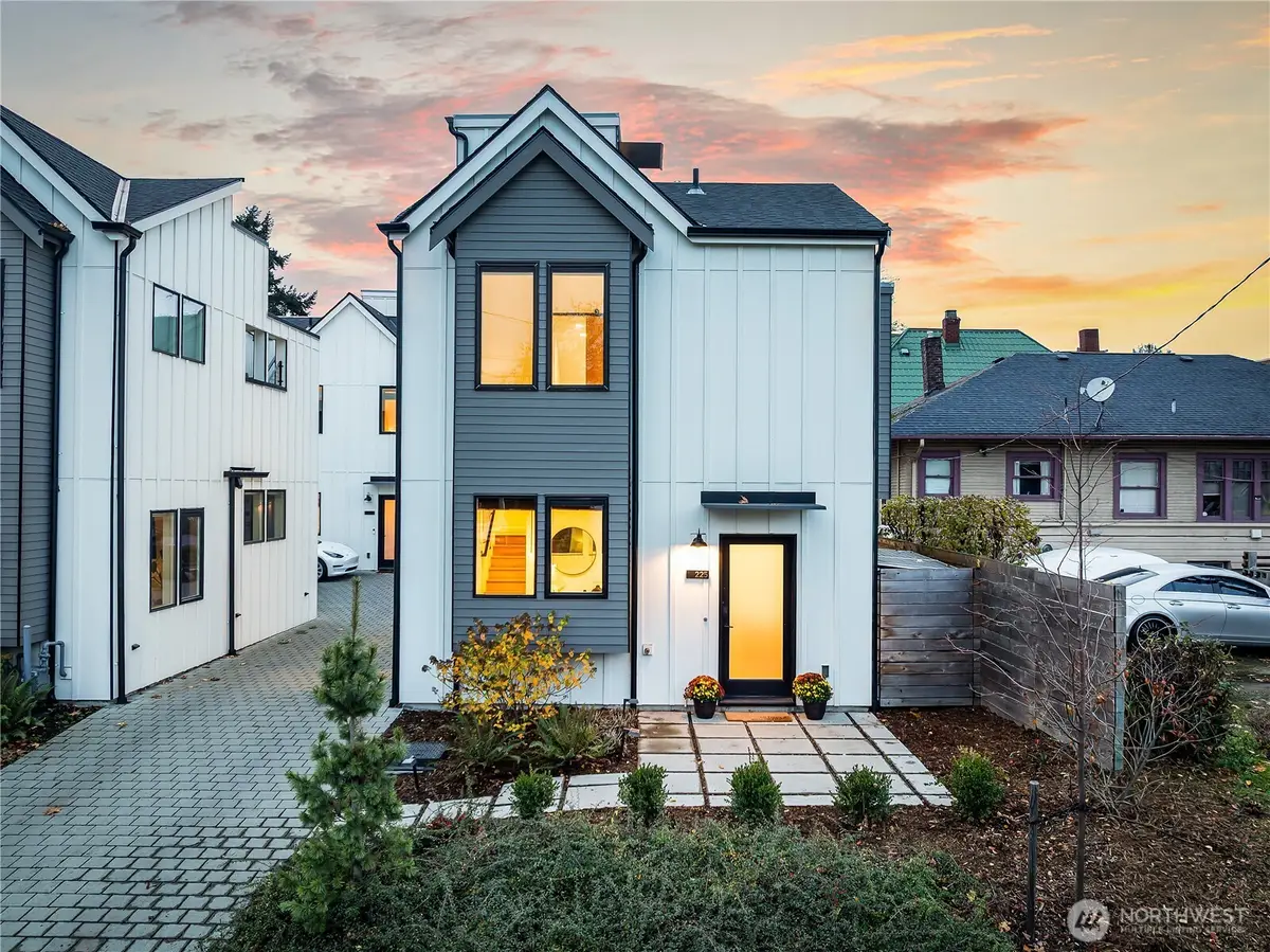 225 24th Avenue, Seattle, WA 98122 - Image #1