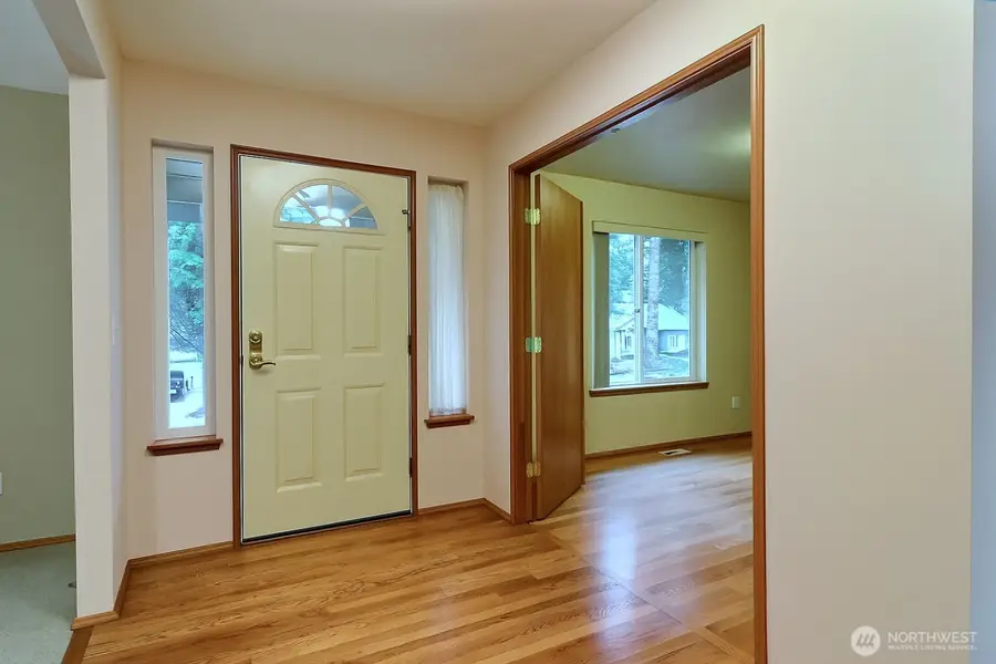 101 E Mountain View Drive, Allyn, WA 98524 - Image #2