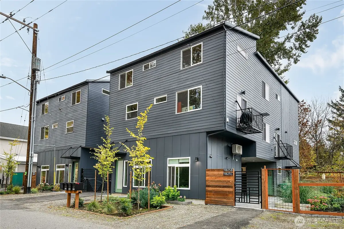 11831 59th Avenue S #C, Seattle, WA 98178 - Image #1