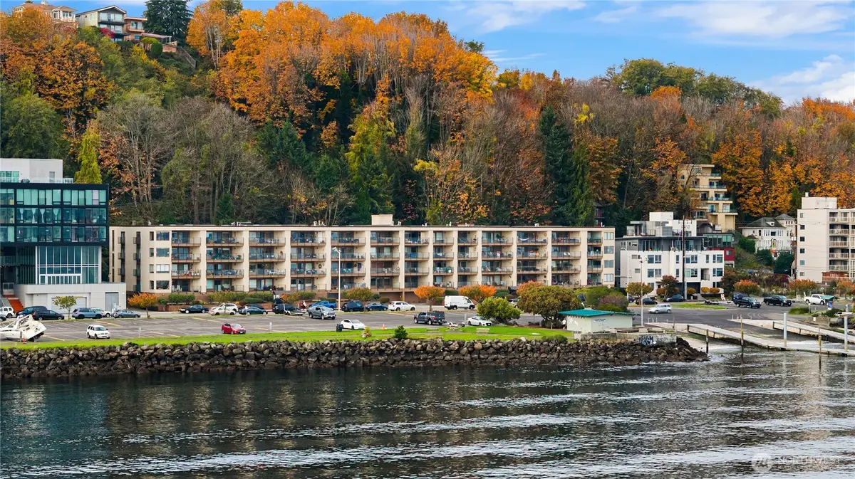 1301 Harbor Avenue Sw #211, Seattle, WA 98116 - Image #1