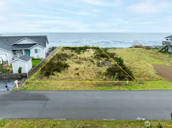 130 Sunrise Avenue Se #92, Ocean Shores, WA 98569