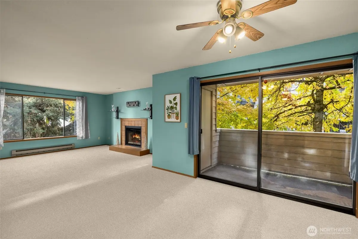 9512 1st Avenue Ne #301, Seattle, WA 98115 - Image #1