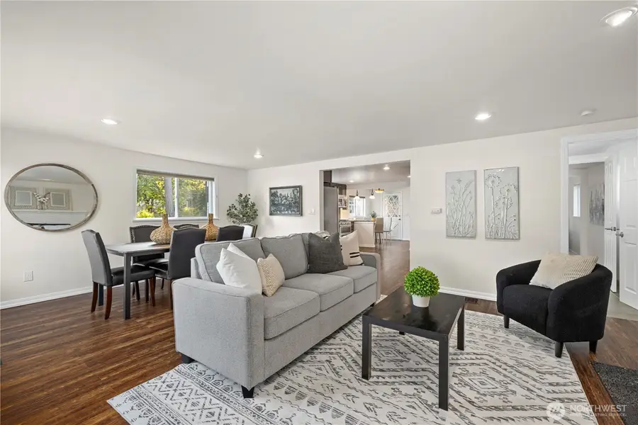 15245 Fremont Avenue N, Shoreline, WA 98133 - Image #3